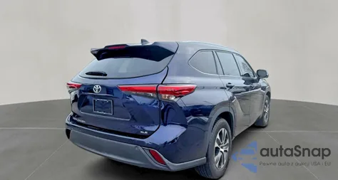 2021 Toyota Highlander Xle z USA, uszkodzony, nr VIN 5TDGZRAH9MS526188